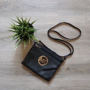 Micheal Kors Small Cross Body Purse